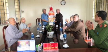 Ban Trị sự Phật giáo Thành phố Sa Đéc đến chúc tết lãnh đạo, nhân dân phường Tân Quy Đông Ban Trị sự Phật giáo Thành phố Sa Đéc đến chúc tết lãnh đạo, nhân dân phường Tân Quy Đông