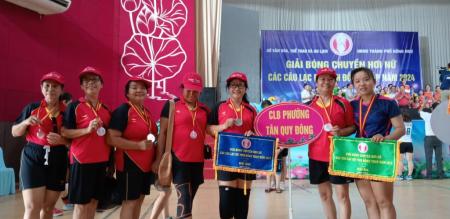 Hội LHPN phường Tân Quy Đông tham gia giải bóng chuyền hơi nữ các câu lạc bộ tỉnh Đồng Tháp